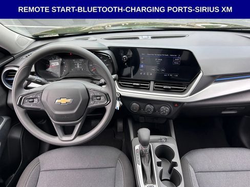 New 2026 Chevrolet Trax LS w/ LS Convenience Package FWD image 8
