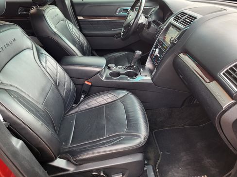 Used 2017 Ford Explorer Platinum image 24