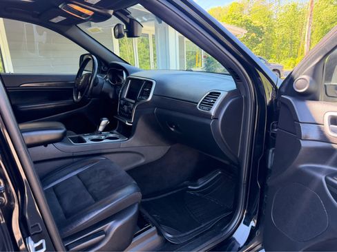 Used 2018 Jeep Grand Cherokee Altitude AWD/4WD image 19