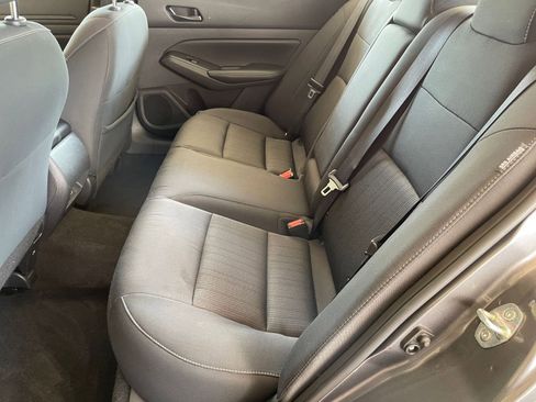 Used 2025 Nissan Altima 2.5 SV FWD image 23