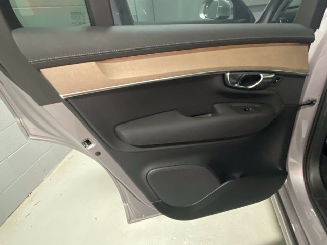 Certified 2026 Volvo XC90 B5 Plus AWD/4WD image 8