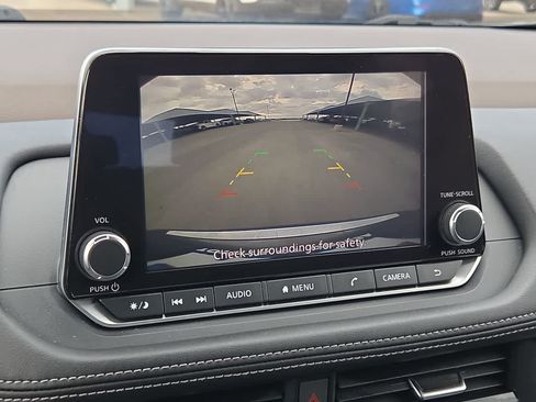 Used 2023 Nissan Rogue SV FWD image 25