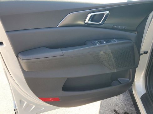 New 2026 Kia Carnival SX image 8