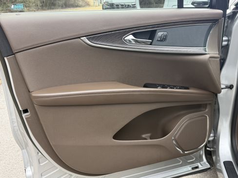 Used 2016 Lincoln MKX Reserve w/ Technology Package image 13