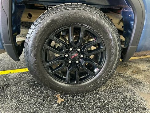 Used 2024 GMC Sierra 1500 Pro w/ Graphite Edition AWD/4WD image 11