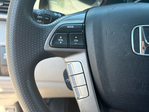 Used 2017 Honda Odyssey SE image 25