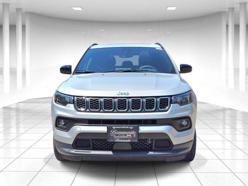 Certified 2025 Jeep Compass Latitude w/ Sun & Sound Group AWD/4WD image 8