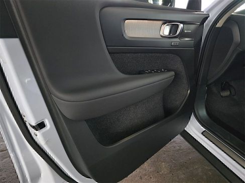 New 2026 Volvo XC40 B5 Ultra w/ Climate Package image 18