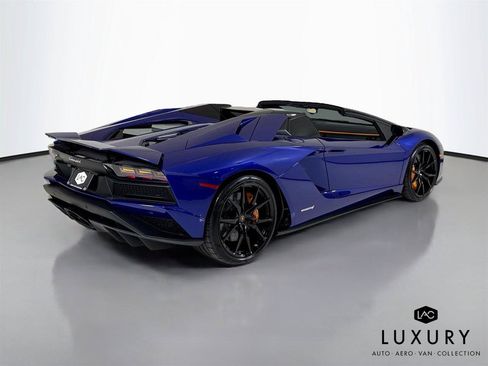 Used 2019 Lamborghini Aventador S AWD/4WD image 4