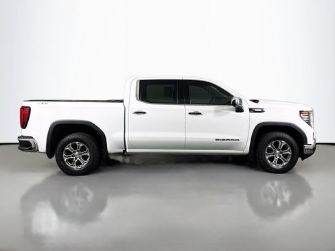 Certified 2022 GMC Sierra 1500 SLT w/ SLT Convenience Package image 8