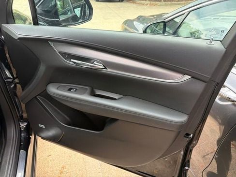 Used 2025 Cadillac XT6 Luxury AWD/4WD image 29