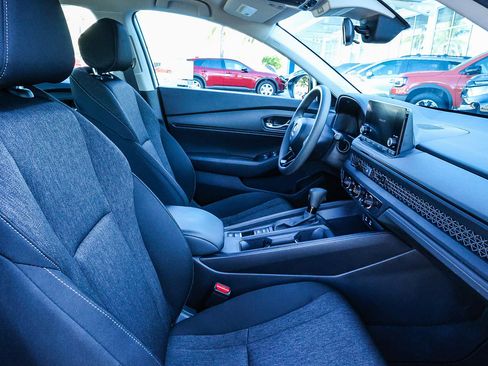 Used 2025 Honda Accord LX image 23