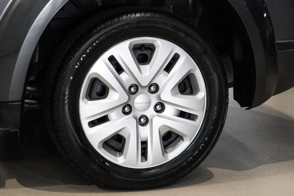 Used 2019 Dodge Journey SE FWD image 51