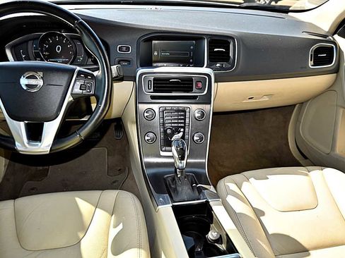 Used 2014 Volvo S60 T5 image 12