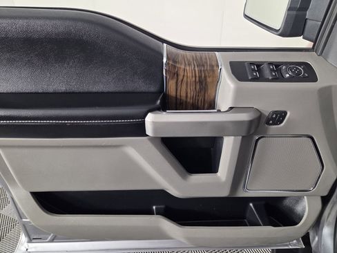 Used 2020 Ford F150 Lariat image 24