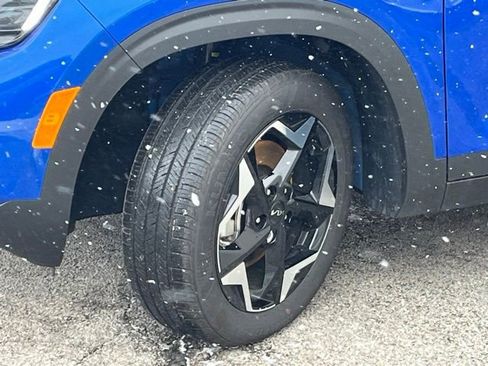 Certified 2025 Kia Seltos S image 3