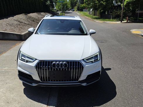 Used 2019 Audi A4 2.0T allroad Premium Plus w/ Premium Plus Package AWD/4WD image 2