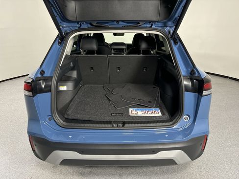 Used 2025 Volkswagen Tiguan SE image 33