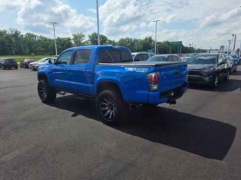 Used 2020 Toyota Tacoma TRD Sport AWD/4WD image 5