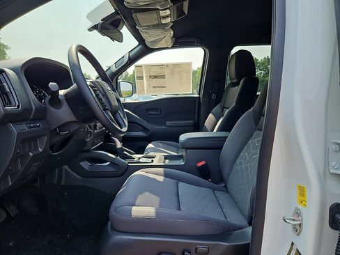 New 2026 Nissan Frontier SV w/ Tow Package AWD/4WD image 13