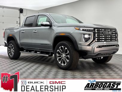 New 2026 GMC Canyon Denali w/ LPO, Black Badging Package