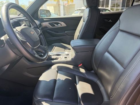 Used 2023 Chevrolet Traverse LT AWD/4WD image 8