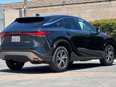 Certified 2025 Lexus RX 350 FWD w/ Technology Package image 4