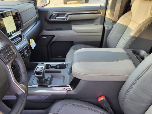 New 2026 Chevrolet Silverado 1500 ZR2 w/ Dark Appearance Package image 18