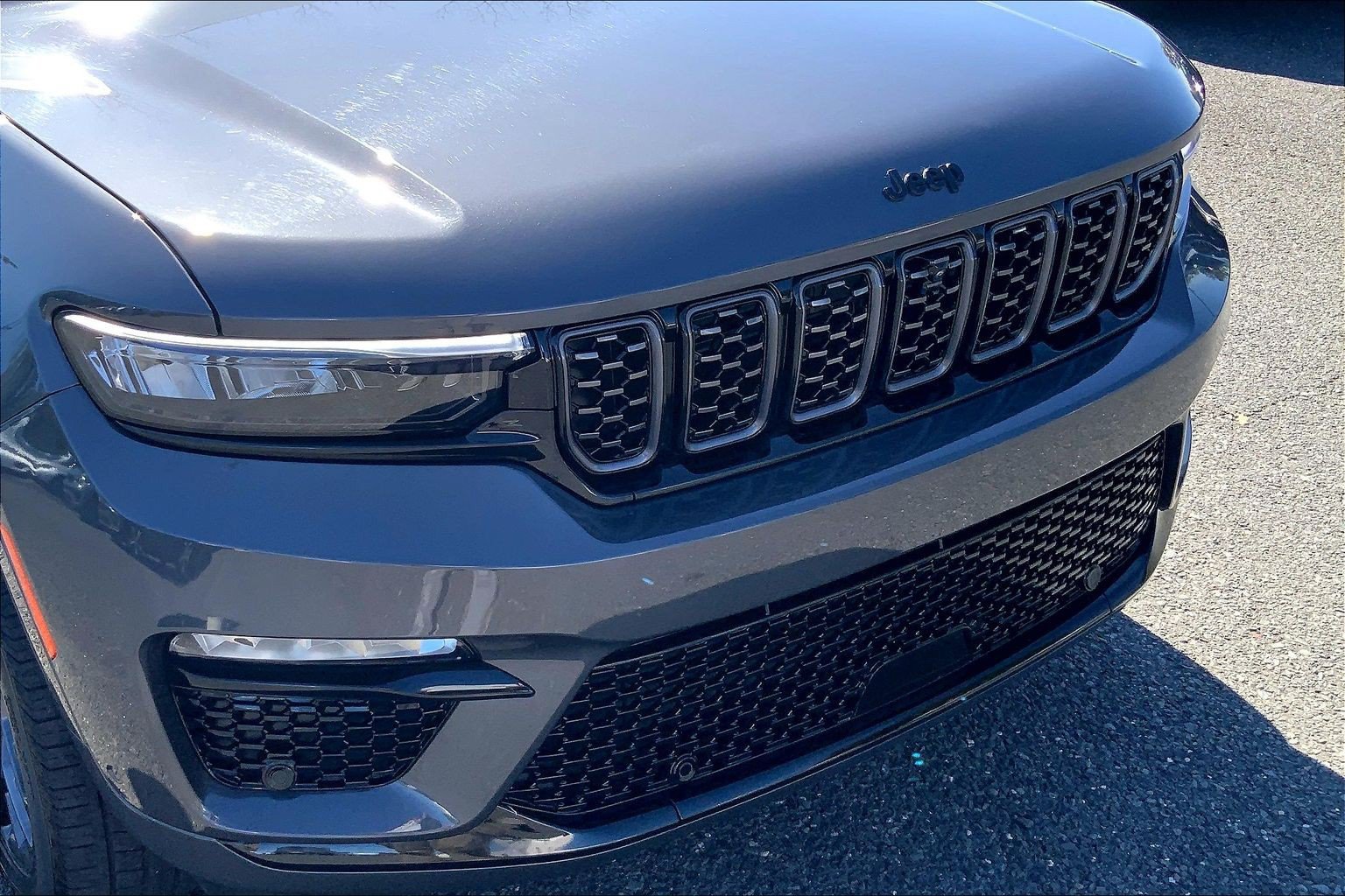 Certified 2025 Jeep Grand Cherokee Summit w/ Obsidian Package AWD/4WD image 28
