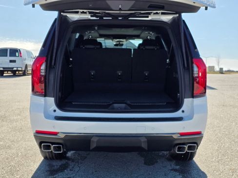 New 2026 GMC Yukon XL AT4 w/ AT4 Premium Package image 7