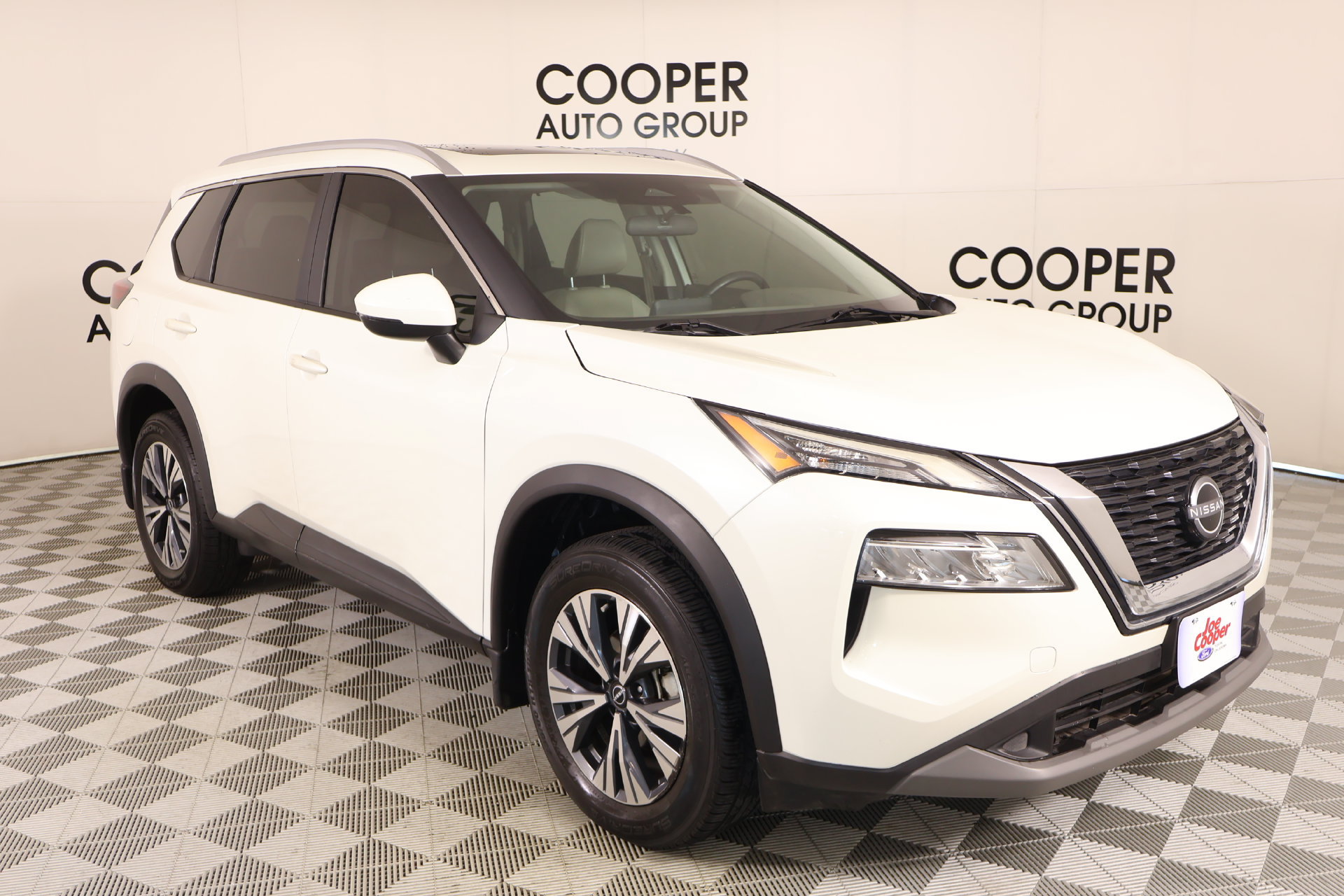 Used 2023 Nissan Rogue SV w/ SV Premium Package FWD image 1
