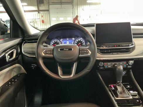 Certified 2022 Jeep Compass Limited image 16