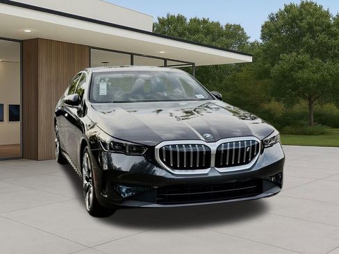 New 2026 BMW i5 eDrive40 w/ Premium Package RWD image 5