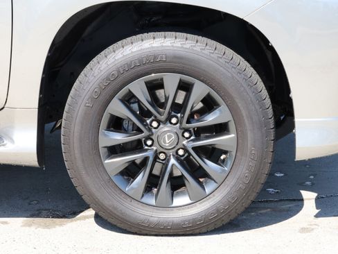 Used 2022 Lexus GX 460 Premium w/ Premium Plus Package AWD/4WD image 11