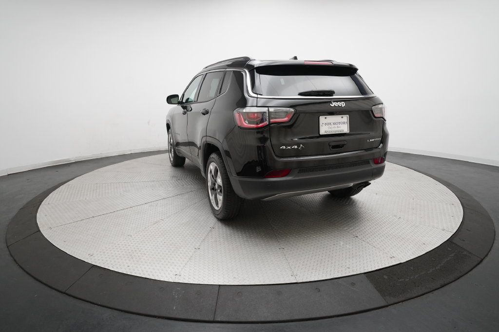 Used 2018 Jeep Compass Limited w/ Navigation Group AWD/4WD image 32