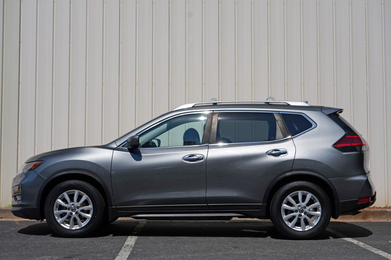 Used 2017 Nissan Rogue SV FWD image 8
