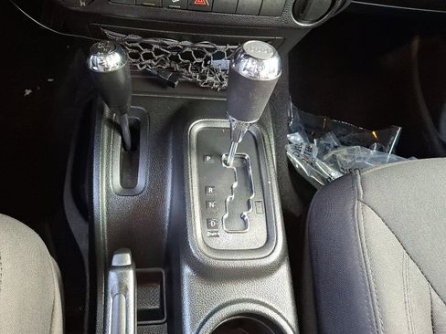 Used 2016 Jeep Wrangler Unlimited Sport image 15