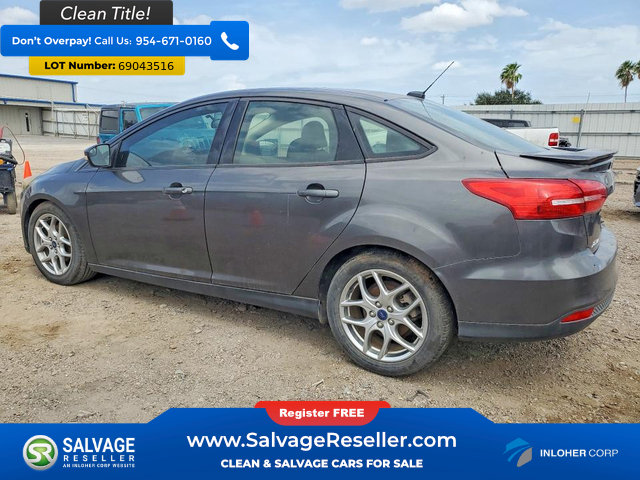 Used 2015 Ford Focus SE w/ Equipment Group 201A FWD image 3