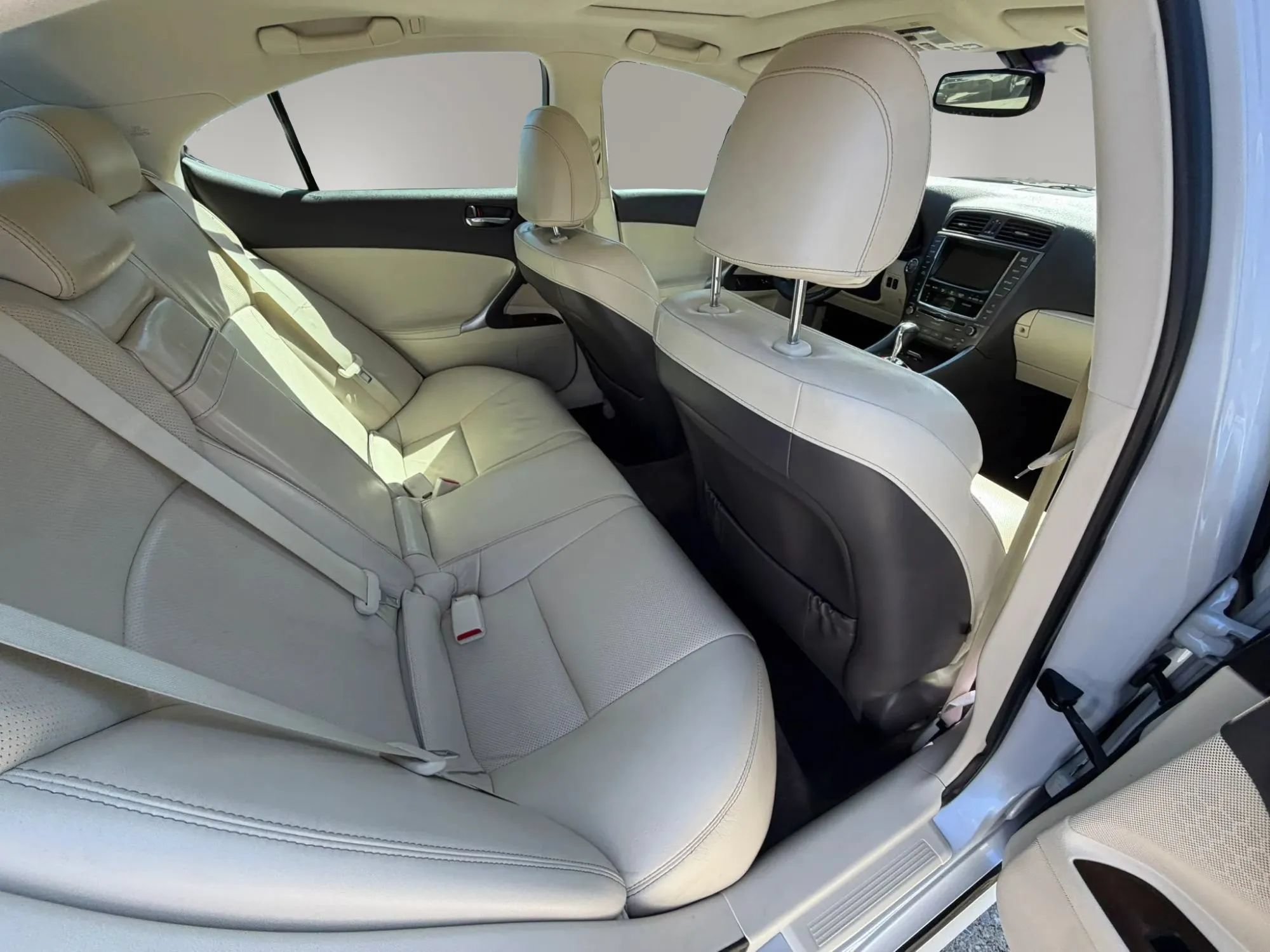 Used 2011 Lexus IS 350 w/ Premium Pkg Value Edition RWD image 30