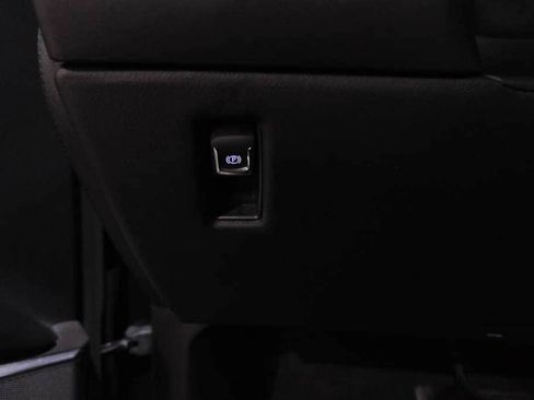 Used 2017 Cadillac Escalade ESV Premium Luxury image 41