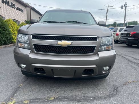 Used 2011 Chevrolet Suburban LT AWD/4WD image 3