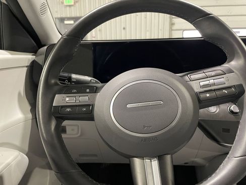 Used 2025 Hyundai Kona SEL image 29