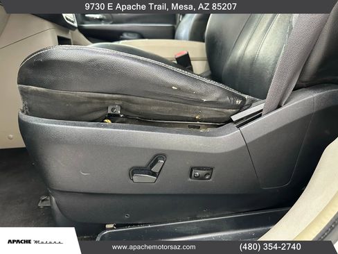 Used 2014 Chrysler Town & Country Touring image 18