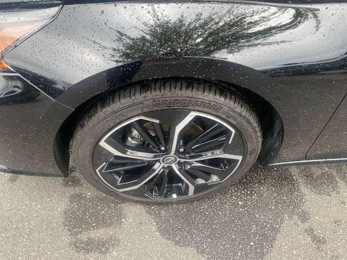 Certified 2025 Nissan Altima 2.5 SR FWD image 11