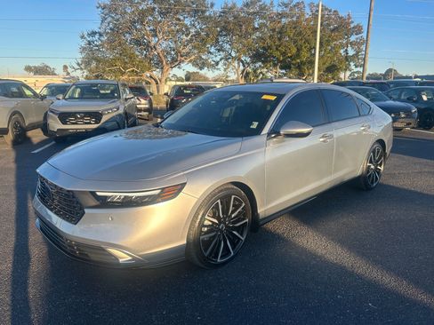 Used 2024 Honda Accord Touring image 3