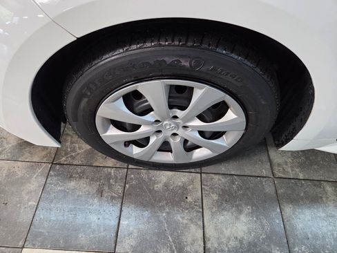 Used 2021 Toyota Corolla LE FWD image 8