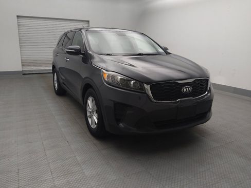 Used 2019 Kia Sorento FWD V6 image 14