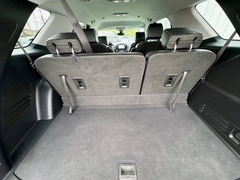 Used 2020 Chevrolet Traverse RS FWD image 13