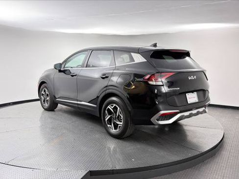 Used 2025 Kia Sportage LX FWD image 6