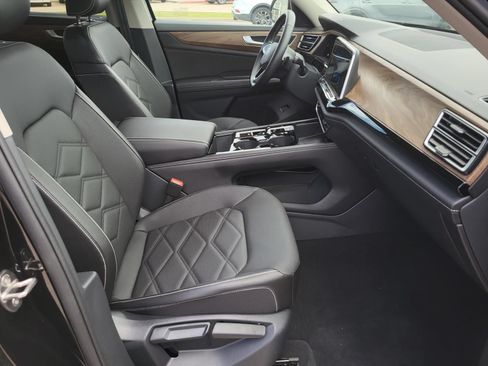 Used 2024 Volkswagen Atlas SE FWD image 14